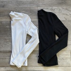 ❤️ GAP SET OF TWO RIBBED TURTLENECK TOPS SIZE SMALL
